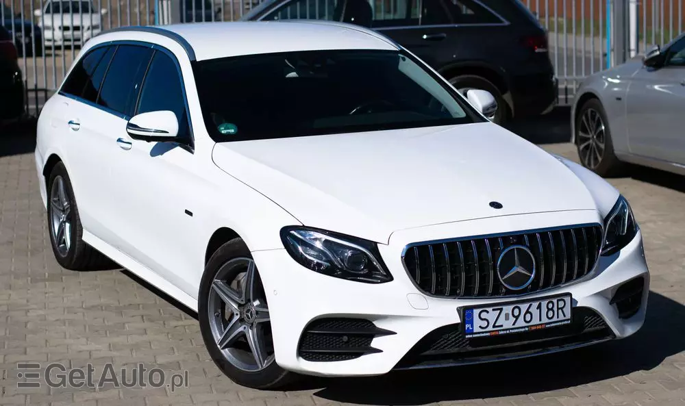 MERCEDES-BENZ Klasa E 300 de AMG