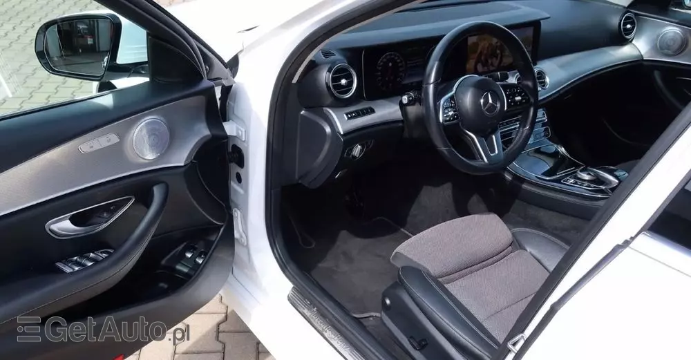 MERCEDES-BENZ Klasa E 300 de AMG