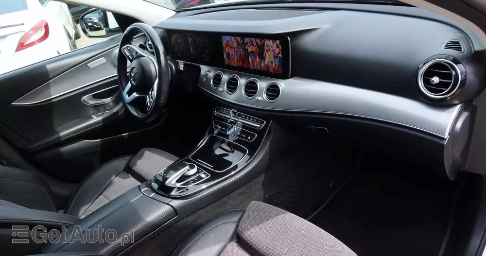 MERCEDES-BENZ Klasa E 300 de AMG