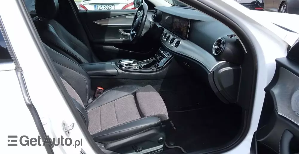 MERCEDES-BENZ Klasa E 300 de AMG