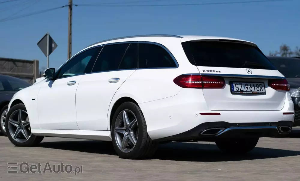 MERCEDES-BENZ Klasa E 300 de AMG