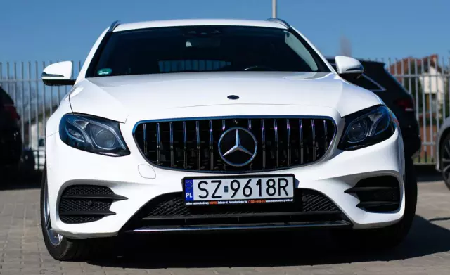 MERCEDES-BENZ Klasa E 300 de AMG