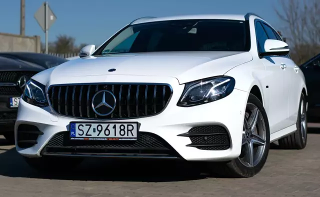 MERCEDES-BENZ Klasa E 300 de AMG