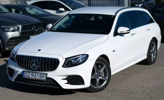 MERCEDES-BENZ Klasa E 300 de AMG