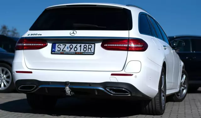 MERCEDES-BENZ Klasa E 300 de AMG