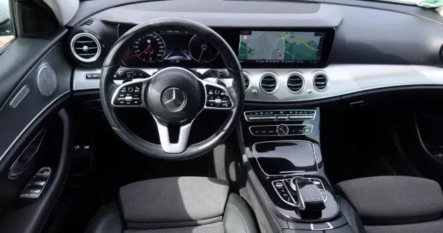 MERCEDES-BENZ Klasa E 300 de AMG