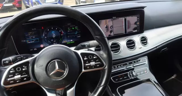 MERCEDES-BENZ Klasa E 300 de AMG