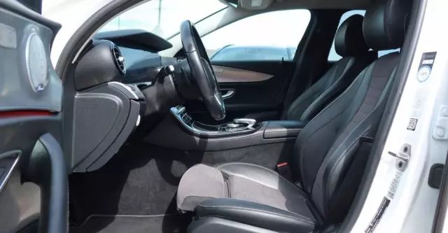 MERCEDES-BENZ Klasa E 300 de AMG