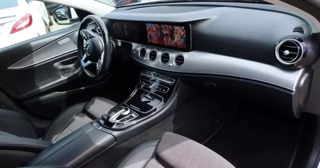 MERCEDES-BENZ Klasa E 300 de AMG