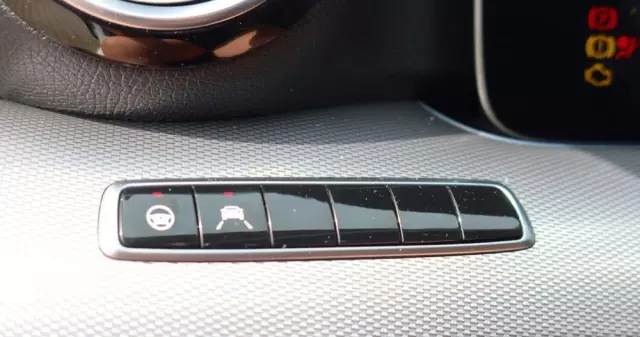 MERCEDES-BENZ Klasa E 300 de AMG