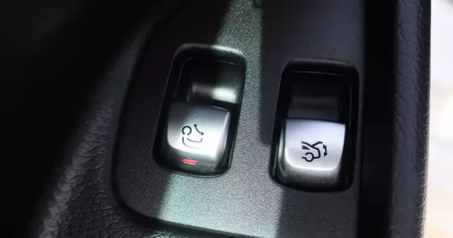 MERCEDES-BENZ Klasa E 300 de AMG