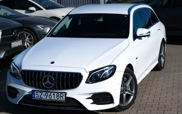 MERCEDES-BENZ Klasa E 300 de AMG