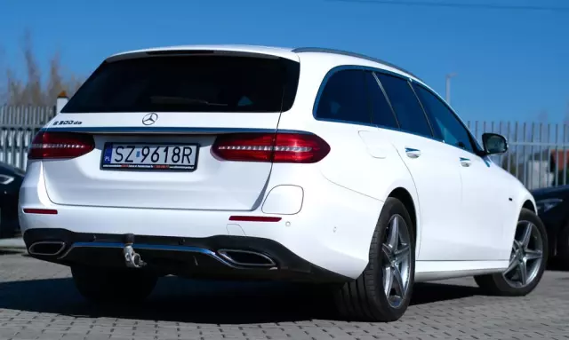 MERCEDES-BENZ Klasa E 300 de AMG