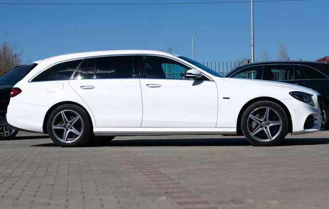 MERCEDES-BENZ Klasa E 300 de AMG