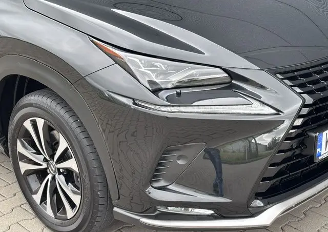 LEXUS NX 300h F Impression AWD
