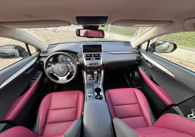 LEXUS NX 300h F Impression AWD
