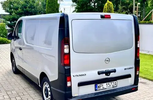 OPEL Vivaro 