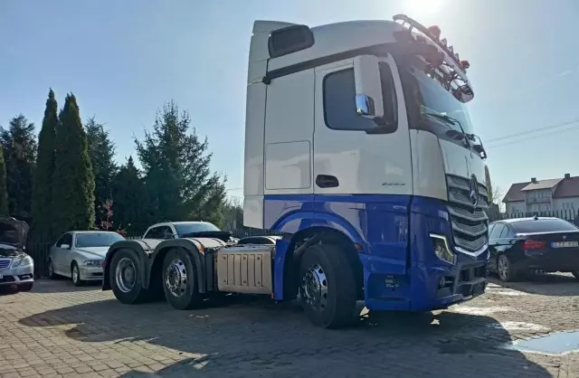 MERCEDES-BENZ Actros 
