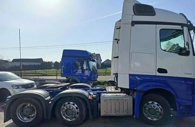 MERCEDES-BENZ Actros 