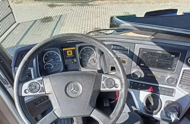 MERCEDES-BENZ Actros 