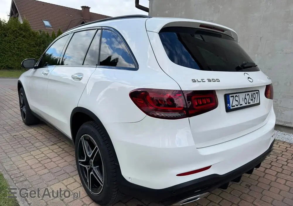 MERCEDES-BENZ GLC 300 4Matic 9G-TRONIC Edition AMG Line