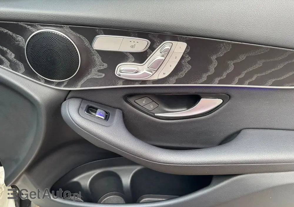 MERCEDES-BENZ GLC 300 4Matic 9G-TRONIC Edition AMG Line