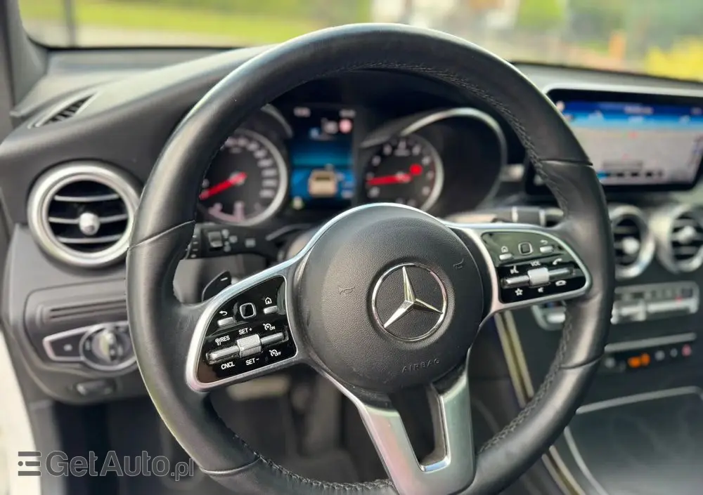 MERCEDES-BENZ GLC 300 4Matic 9G-TRONIC Edition AMG Line