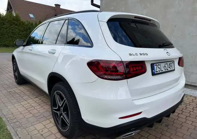 MERCEDES-BENZ GLC 300 4Matic 9G-TRONIC Edition AMG Line