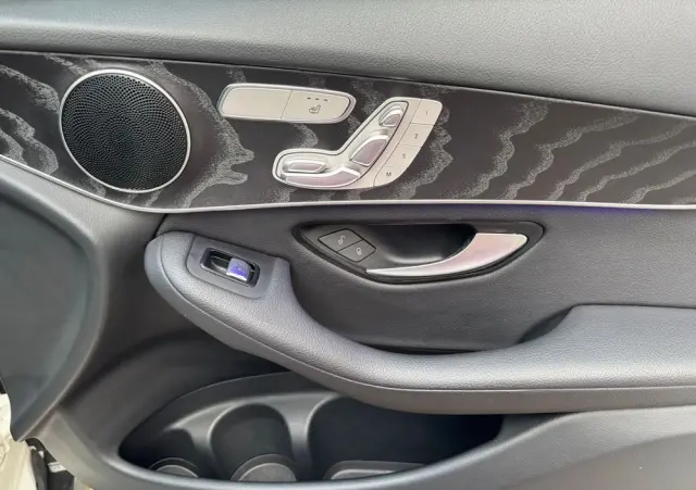 MERCEDES-BENZ GLC 300 4Matic 9G-TRONIC Edition AMG Line