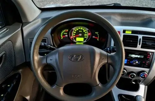 HYUNDAI Tucson 