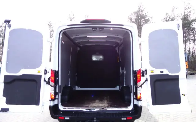 FORD Transit 2.0 Ecoblue 170 KM L2H2 Klima Webasto Navi 