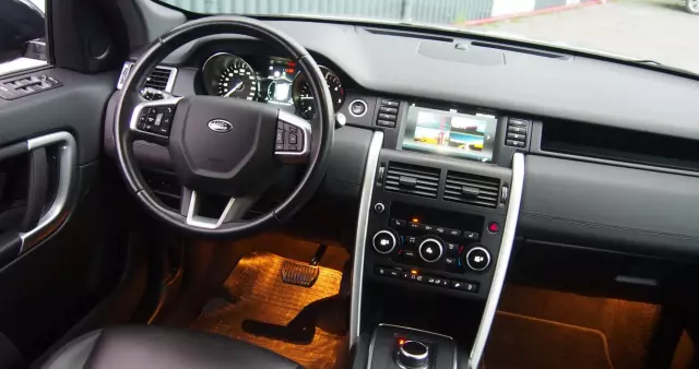 LAND ROVER Discovery Sport 2.0 D180 HSE