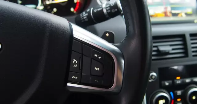 LAND ROVER Discovery Sport 2.0 D180 HSE