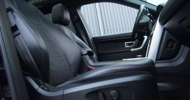 LAND ROVER Discovery Sport 2.0 D180 HSE