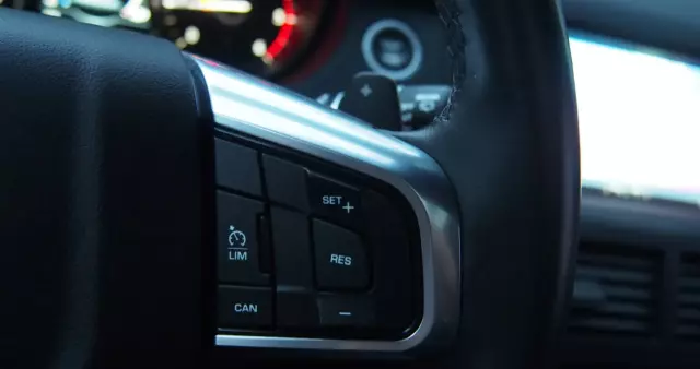 LAND ROVER Discovery Sport 2.0 D180 HSE