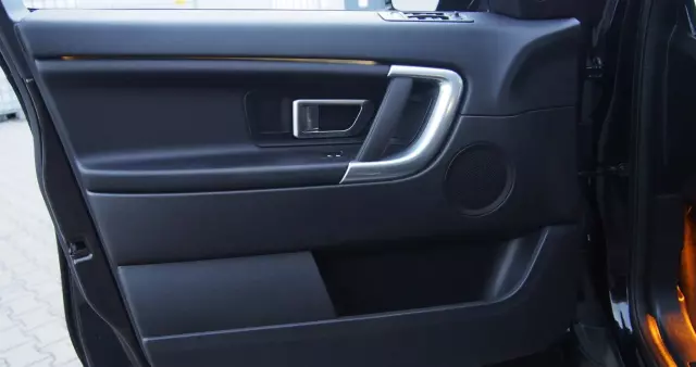 LAND ROVER Discovery Sport 2.0 D180 HSE