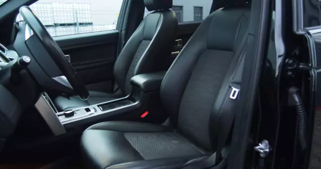 LAND ROVER Discovery Sport 2.0 D180 HSE