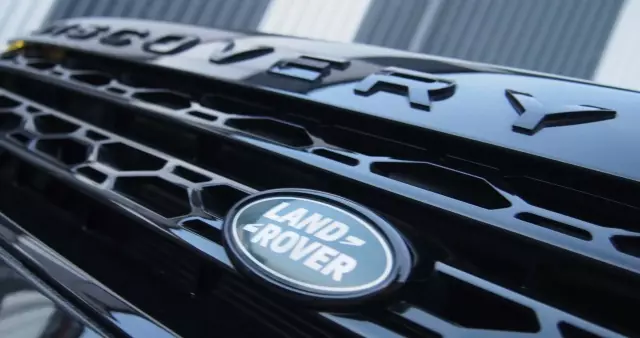 LAND ROVER Discovery Sport 2.0 D180 HSE