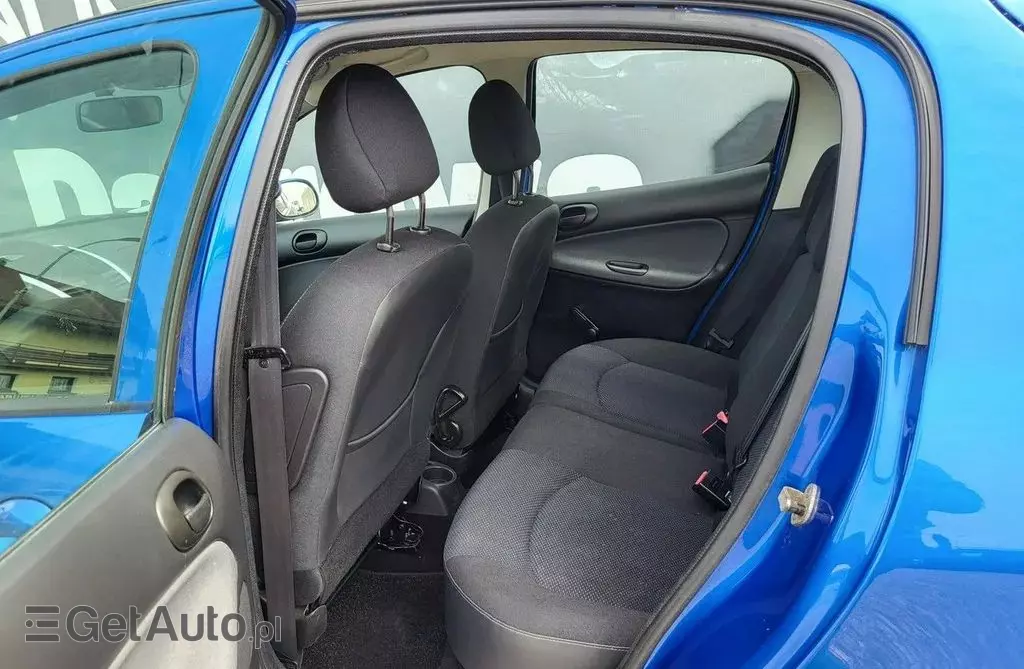 PEUGEOT 206 1.1i (60 KM)