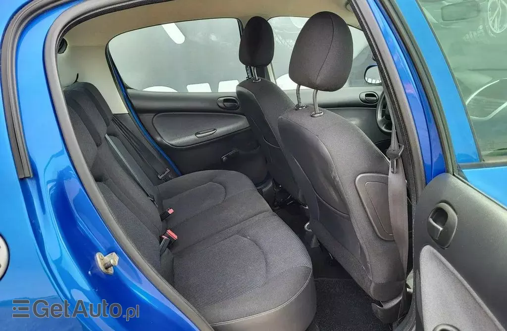 PEUGEOT 206 1.1i (60 KM)