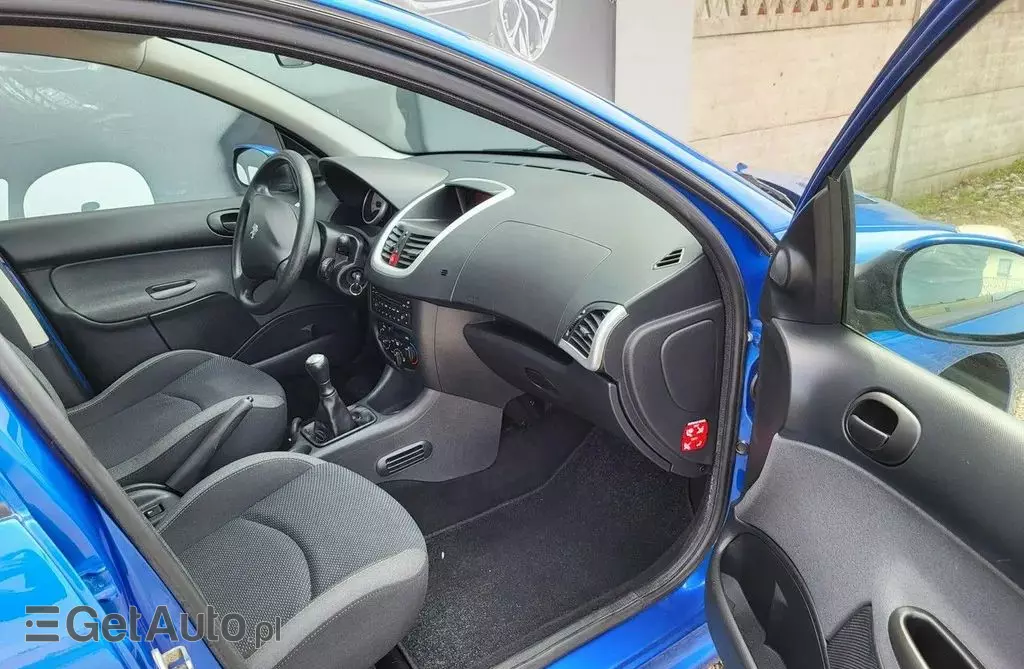 PEUGEOT 206 1.1i (60 KM)