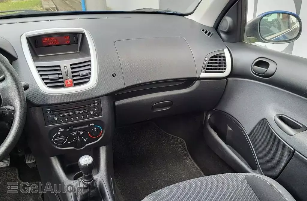 PEUGEOT 206 1.1i (60 KM)