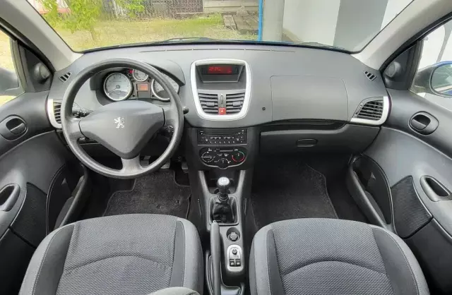PEUGEOT 206 1.1i (60 KM)