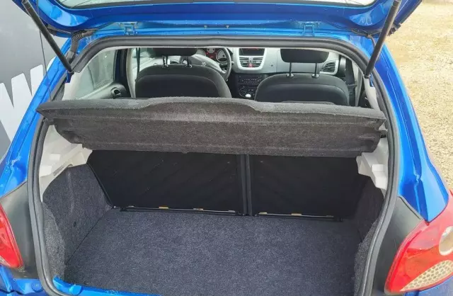 PEUGEOT 206 1.1i (60 KM)