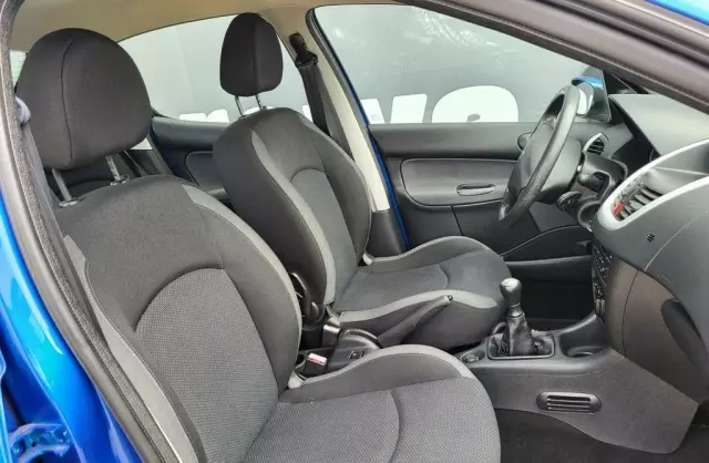 PEUGEOT 206 1.1i (60 KM)