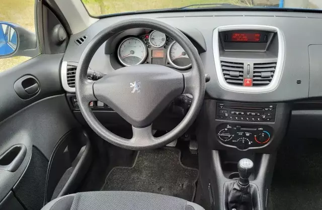 PEUGEOT 206 1.1i (60 KM)