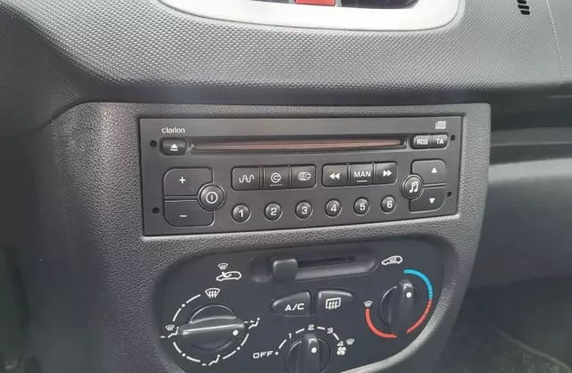 PEUGEOT 206 1.1i (60 KM)