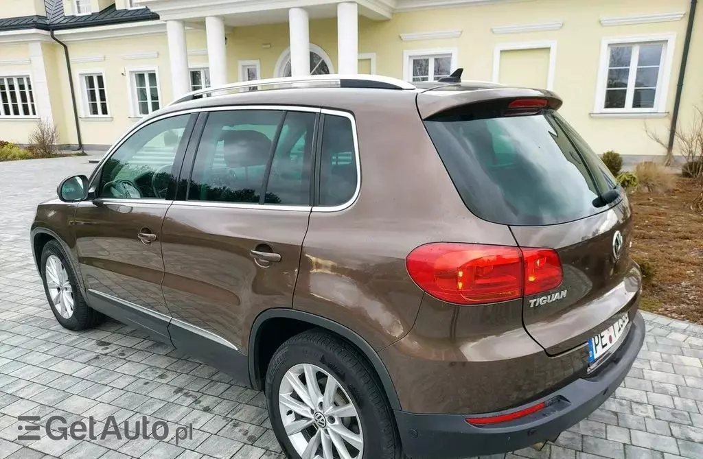 VOLKSWAGEN Tiguan 