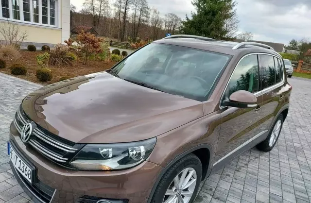 VOLKSWAGEN Tiguan 