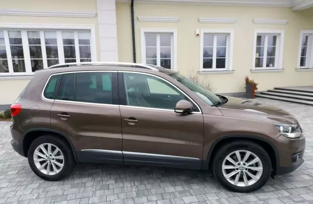 VOLKSWAGEN Tiguan 